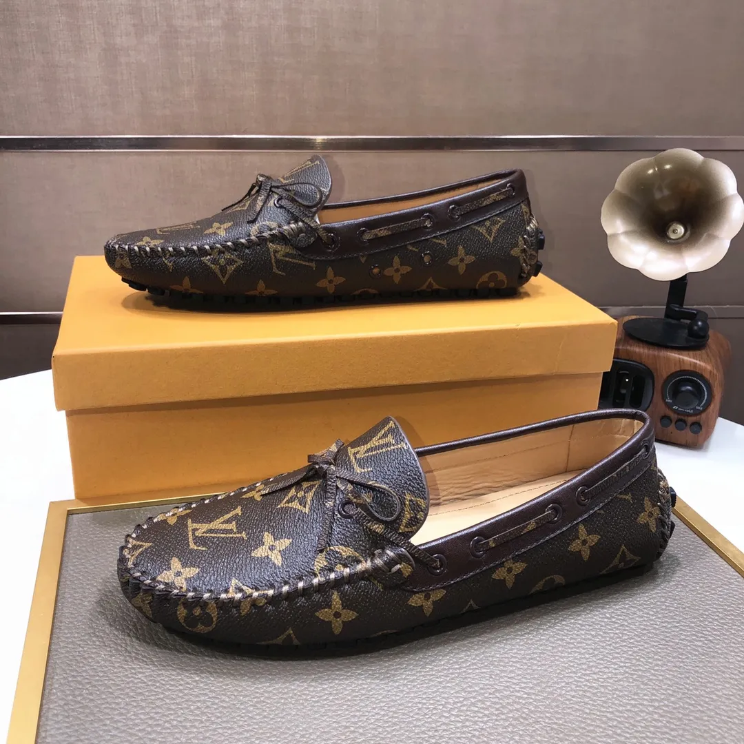 Men's men's shoes 💰420💰 [LV Doudou shoes] (water-dyed cowhide lining) new model is on the market, available on the official website. The new Doudou shoes are processed into single-color materials, and the uppers are made of imported special materials. The body of the shoe is fully hemmed with mark thread, and is lined with imported original cowhide leather. The elegant shoe shape is super suitable for all-matching, and the size is 38-44.